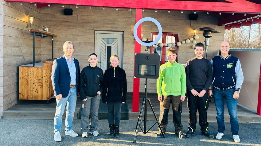 Gruppenbild mit Schülerfirma Snapbox
