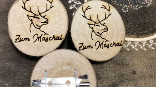 Maschal - Echtholzbuttons / Schülerfirma