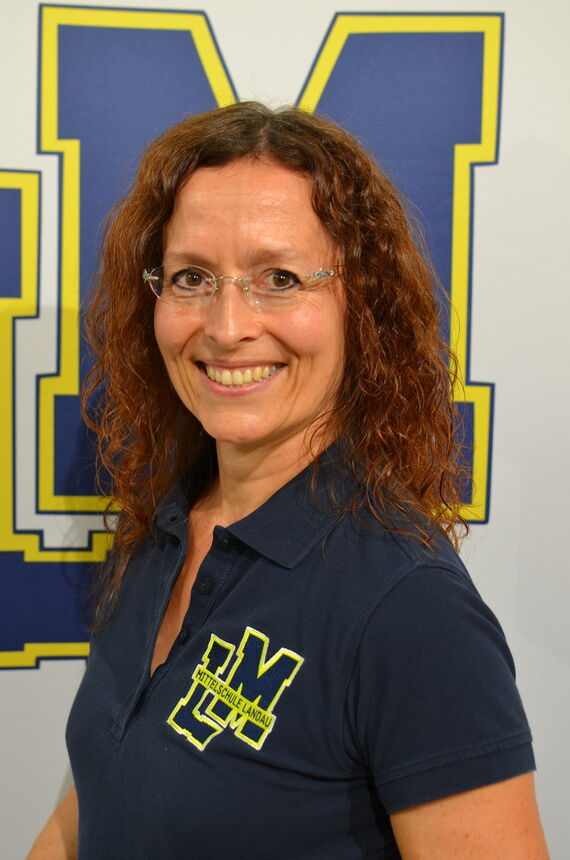 Monika Kindler, Verwaltungsangestellte